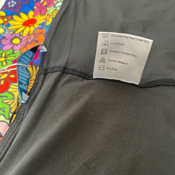 Hip & Fun Fulbelle Pickleball Tennis Skort 70’s Floral Pockets Size Large - Picture 12 of 12